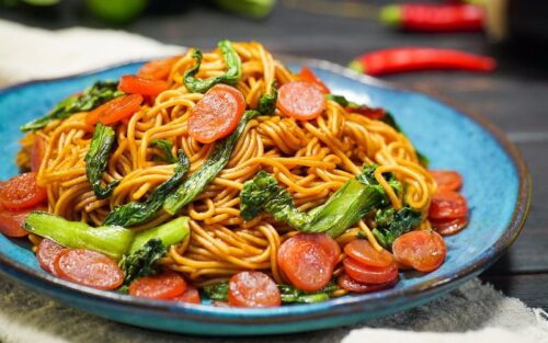 Mì xào Lạp Xưởng