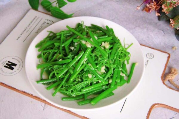 Ngọn Su Su Xào Tỏi 2 rau su su xao toi