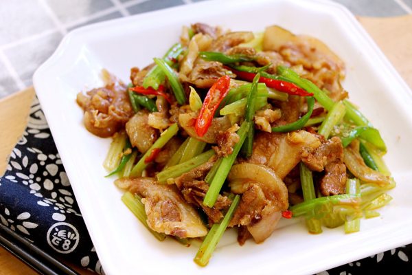 thu lon xao gung hanh